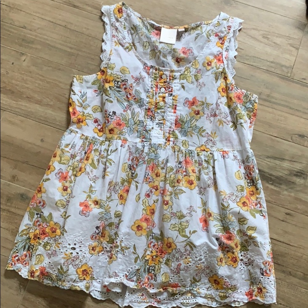 Lauren Conrad white floral top with lace trim